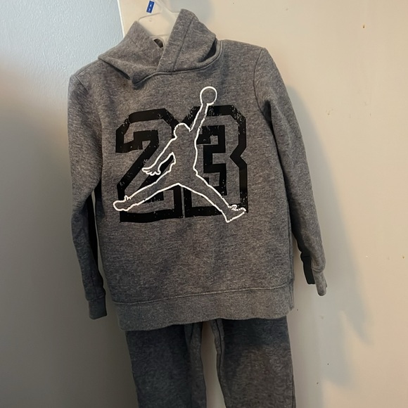 Jordan Matching Set 4T - Picture 2 of 4